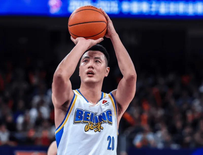 扑克APP下载-输上海发布会！许利民赞翟晓川，回应伤情情况，贝利强调阵容不整