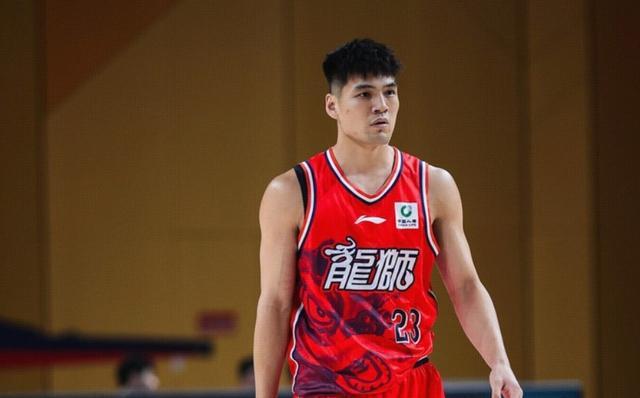 德州扑克APP-回避老东家，媒体人：陈国豪交易中有条款，对北控只能打一节